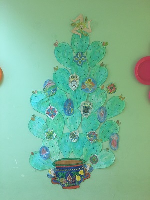 L'albero di Natale creato dagli alunni